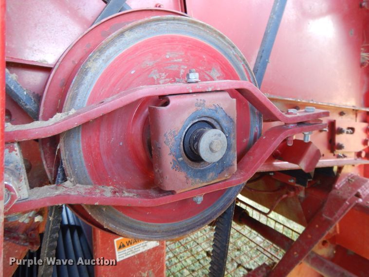 image for item DH0164 1998 Case IH 2388 combine