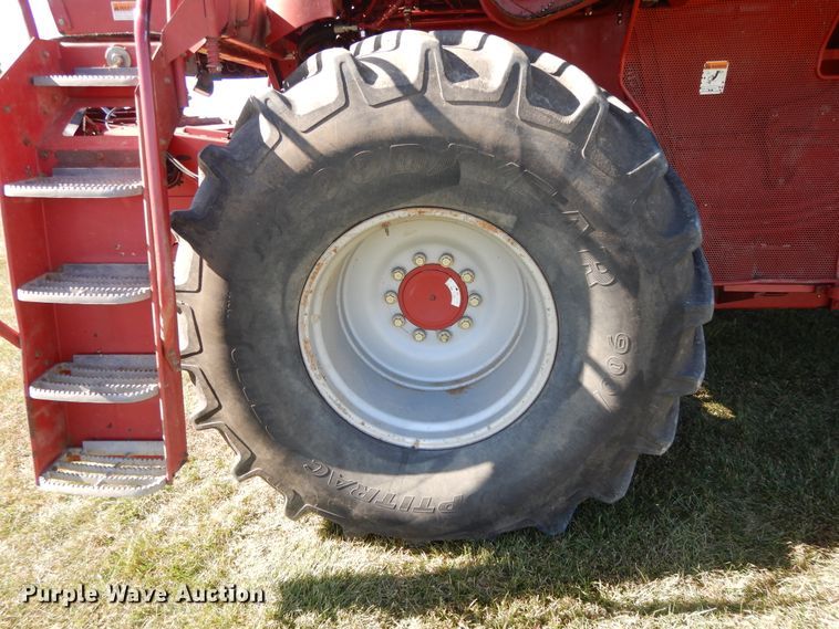 image for item DH0164 1998 Case IH 2388 combine