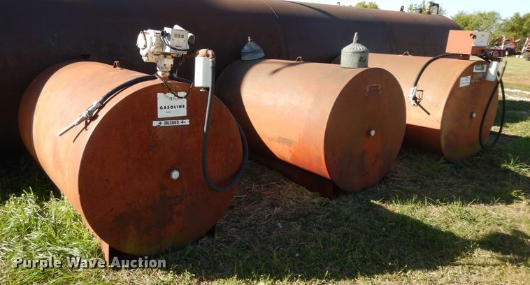 image for item DH0166 (3) fuel tanks