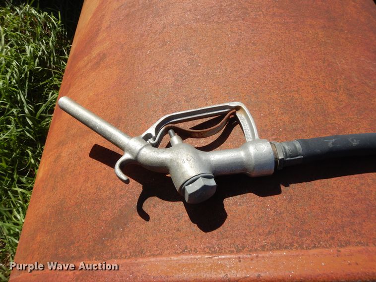 image for item DH0166 (3) fuel tanks