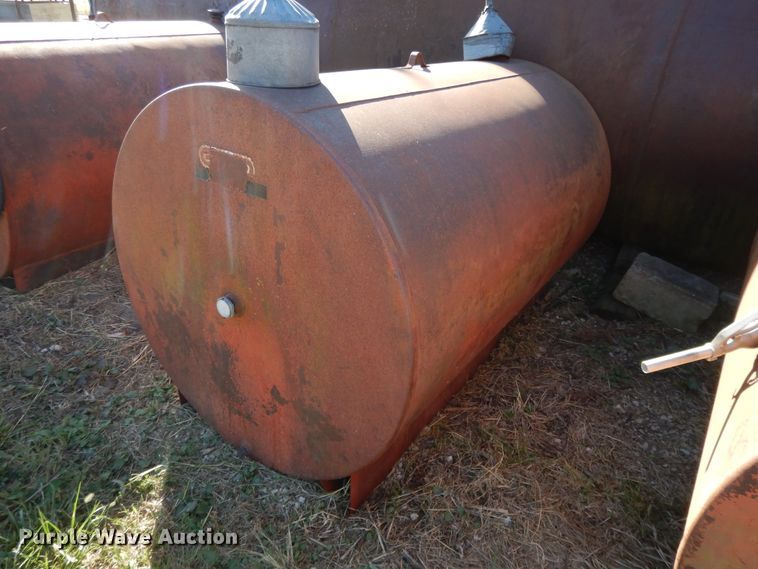 image for item DH0166 (3) fuel tanks