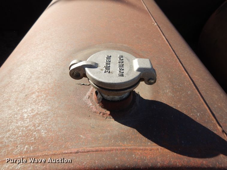 image for item DH0166 (3) fuel tanks