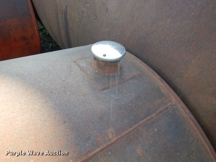 image for item DH0166 (3) fuel tanks