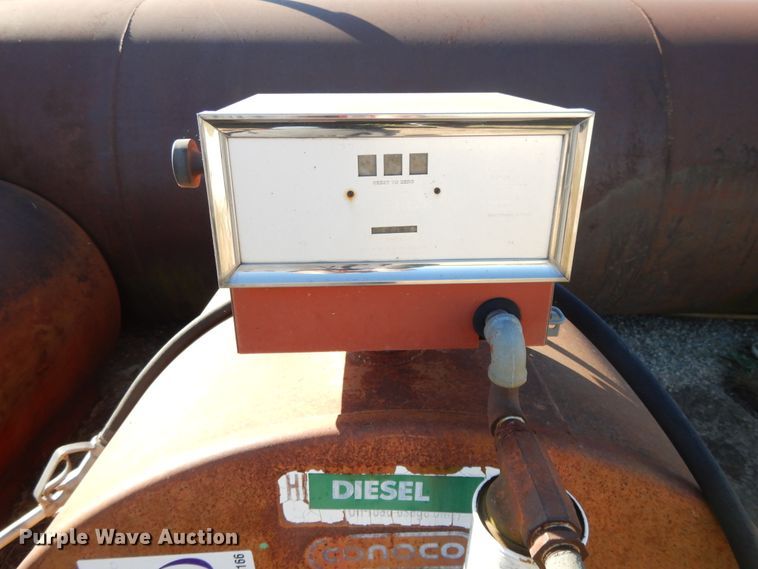 image for item DH0166 (3) fuel tanks