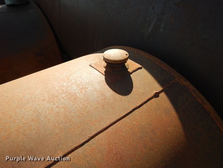 image for item DH0166 (3) fuel tanks