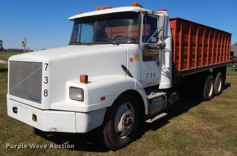 image for item DH0167 1990 Volvo  grain truck