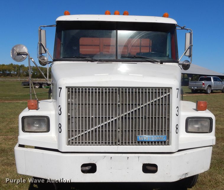image for item DH0167 1990 Volvo  grain truck