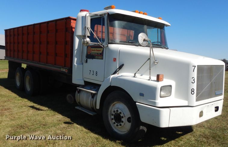 image for item DH0167 1990 Volvo  grain truck