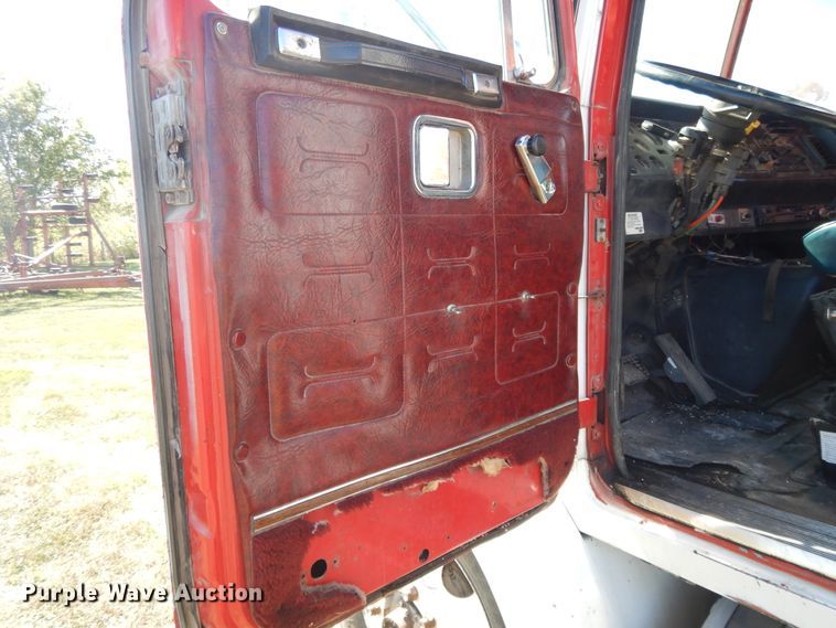 image for item DH0167 1990 Volvo  grain truck