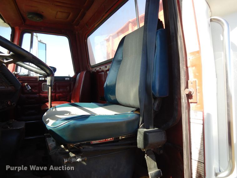 image for item DH0167 1990 Volvo  grain truck