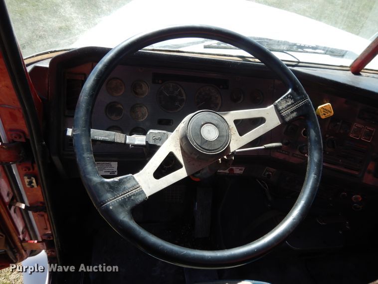 image for item DH0167 1990 Volvo  grain truck