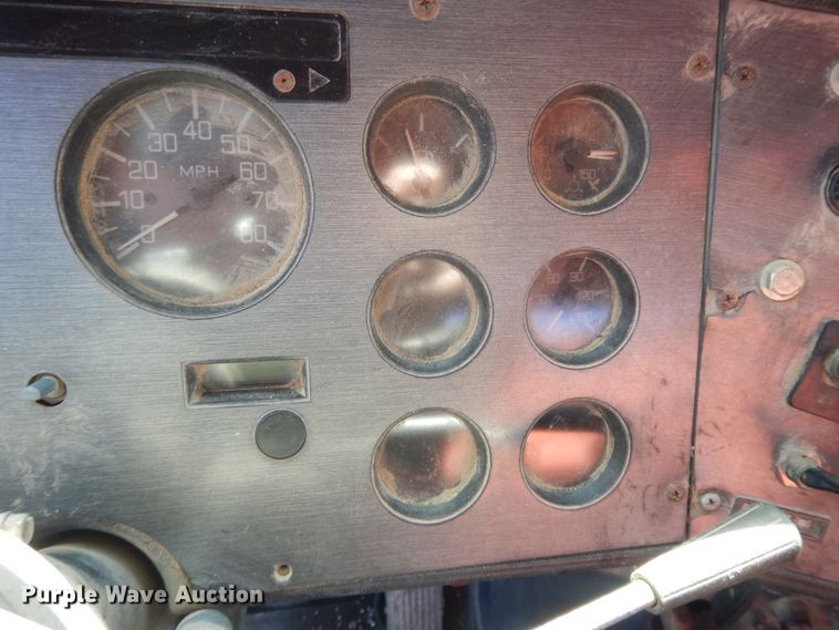 image for item DH0167 1990 Volvo  grain truck