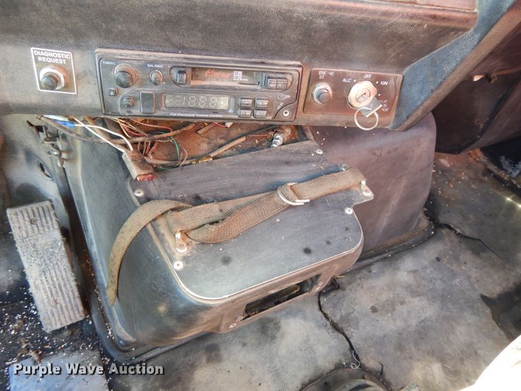 image for item DH0167 1990 Volvo  grain truck