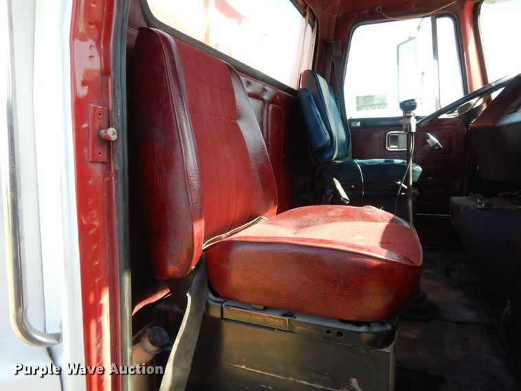 image for item DH0167 1990 Volvo  grain truck