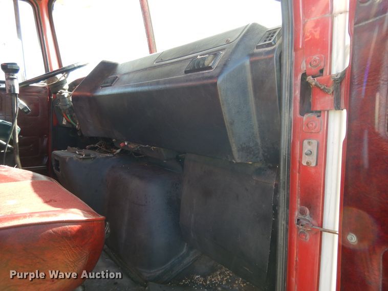 image for item DH0167 1990 Volvo  grain truck