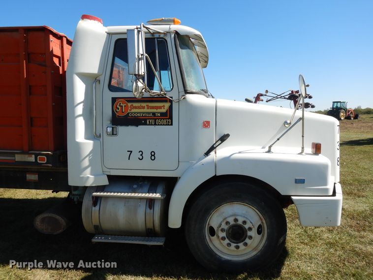 image for item DH0167 1990 Volvo  grain truck