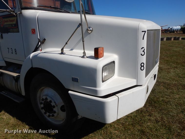 image for item DH0167 1990 Volvo  grain truck