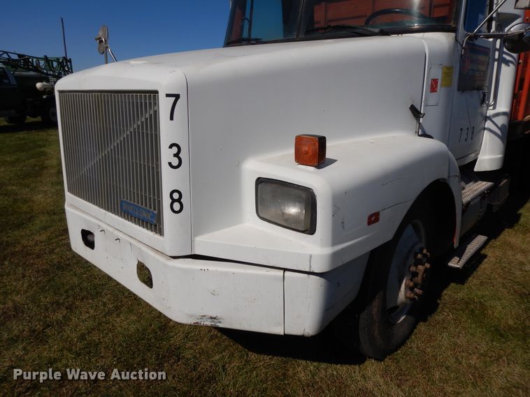 image for item DH0167 1990 Volvo  grain truck