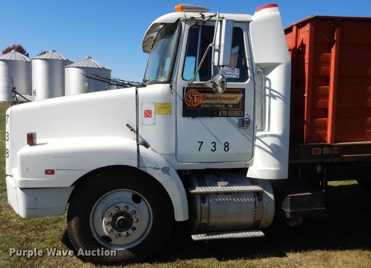 image for item DH0167 1990 Volvo  grain truck