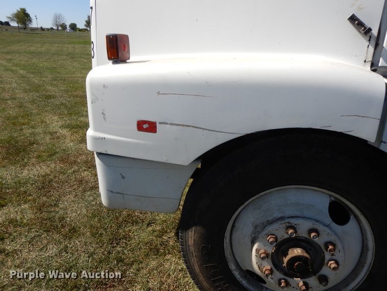 image for item DH0167 1990 Volvo  grain truck