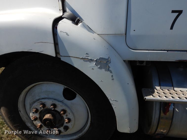 image for item DH0167 1990 Volvo  grain truck