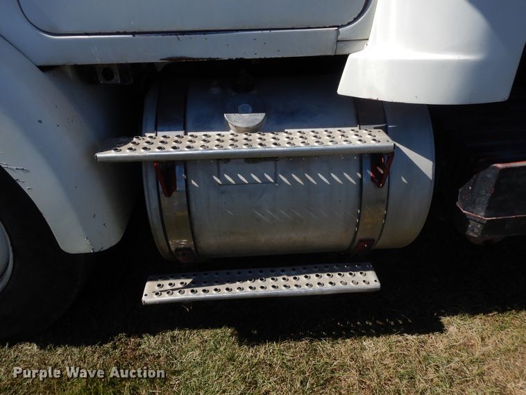 image for item DH0167 1990 Volvo  grain truck