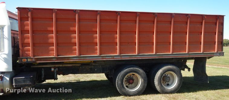 image for item DH0167 1990 Volvo  grain truck