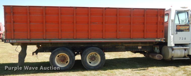 image for item DH0167 1990 Volvo  grain truck