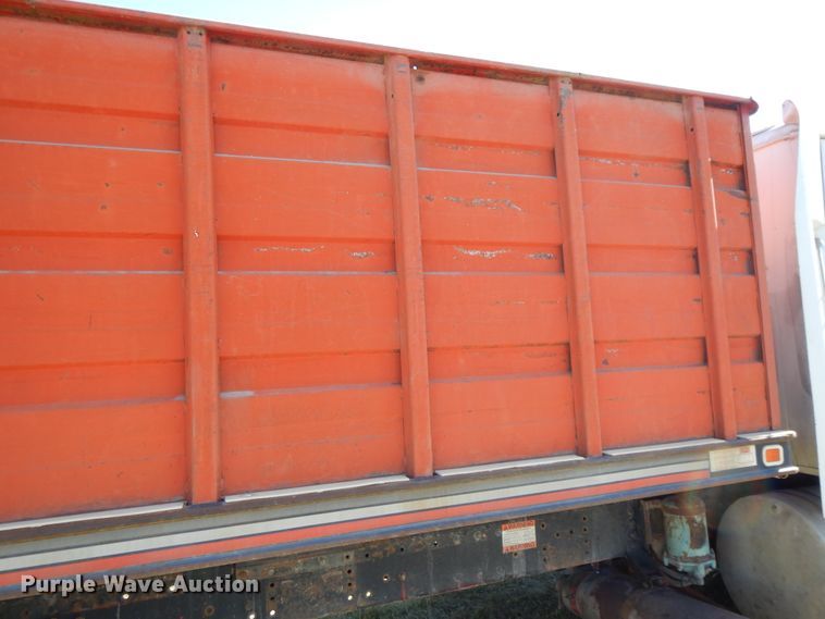 image for item DH0167 1990 Volvo  grain truck