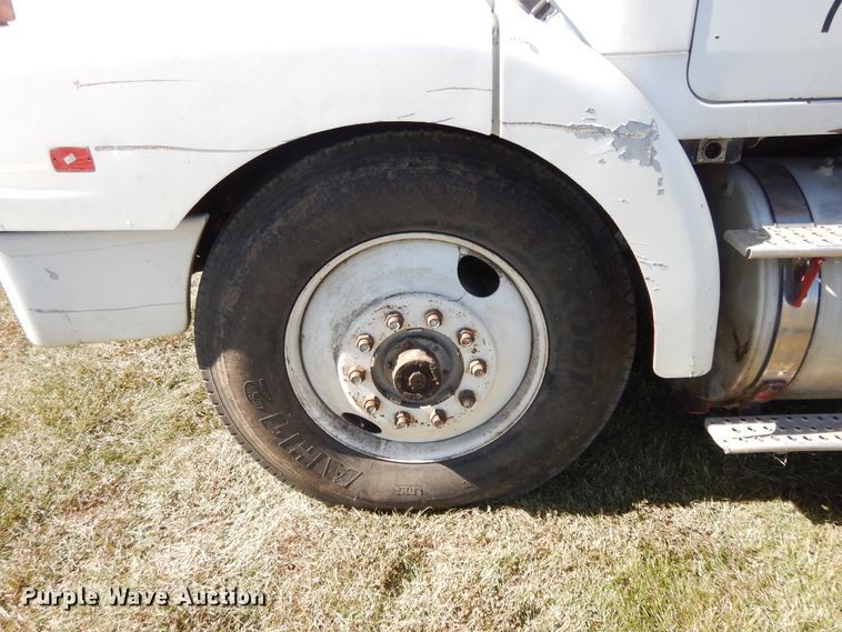 image for item DH0167 1990 Volvo  grain truck