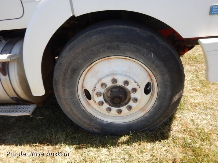 image for item DH0167 1990 Volvo  grain truck