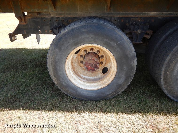 image for item DH0167 1990 Volvo  grain truck