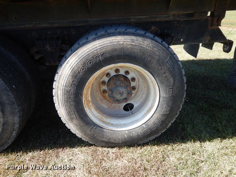 image for item DH0167 1990 Volvo  grain truck