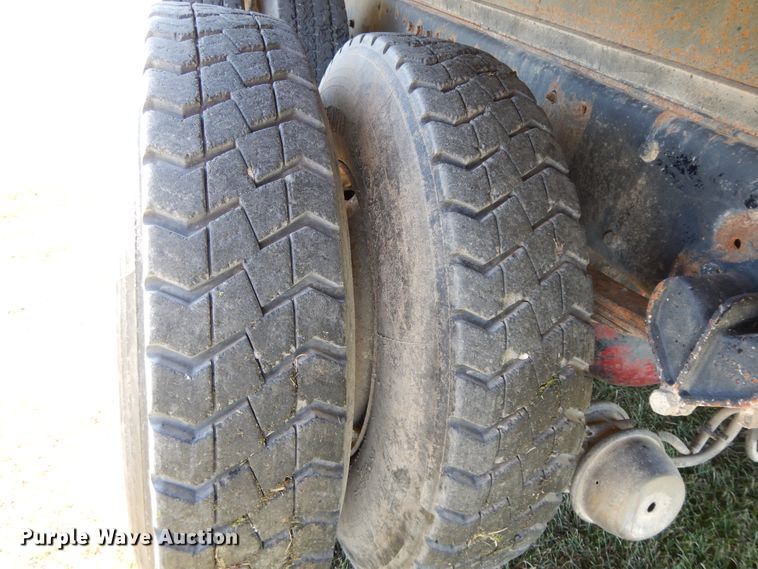 image for item DH0167 1990 Volvo  grain truck