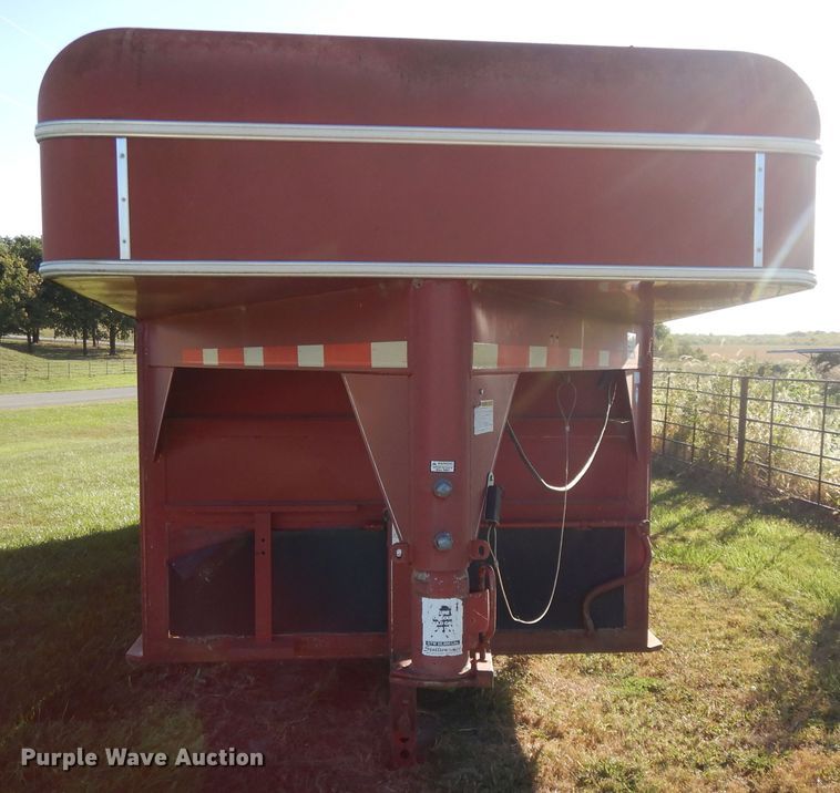 image for item DH0169 2005 Circle D livestock trailer
