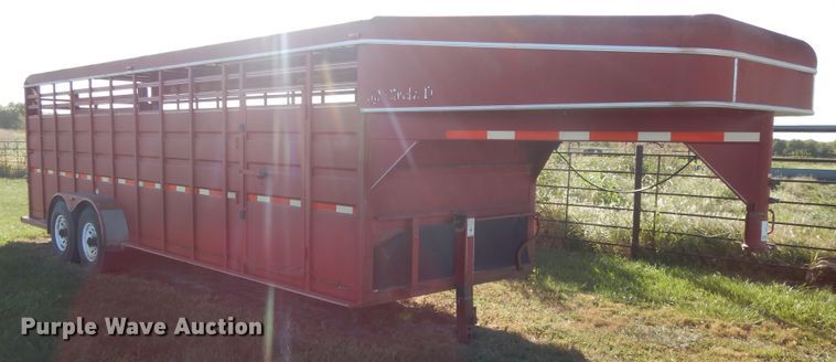 image for item DH0169 2005 Circle D livestock trailer