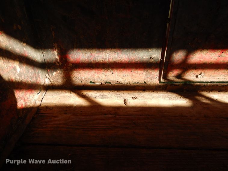 image for item DH0169 2005 Circle D livestock trailer