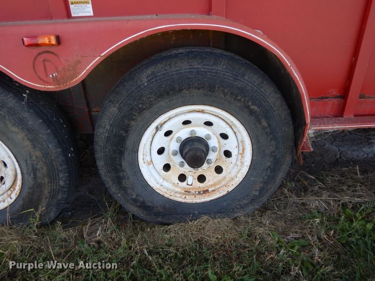image for item DH0169 2005 Circle D livestock trailer