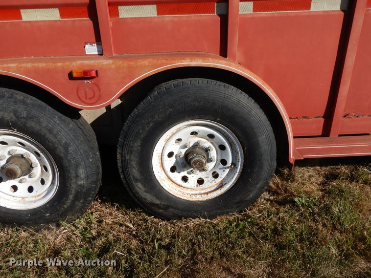 image for item DH0169 2005 Circle D livestock trailer