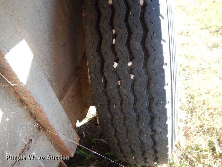 image for item DH0169 2005 Circle D livestock trailer