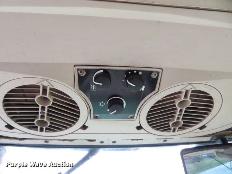 image for item DH1229 2007 John Deere 6415  MFWD tractor