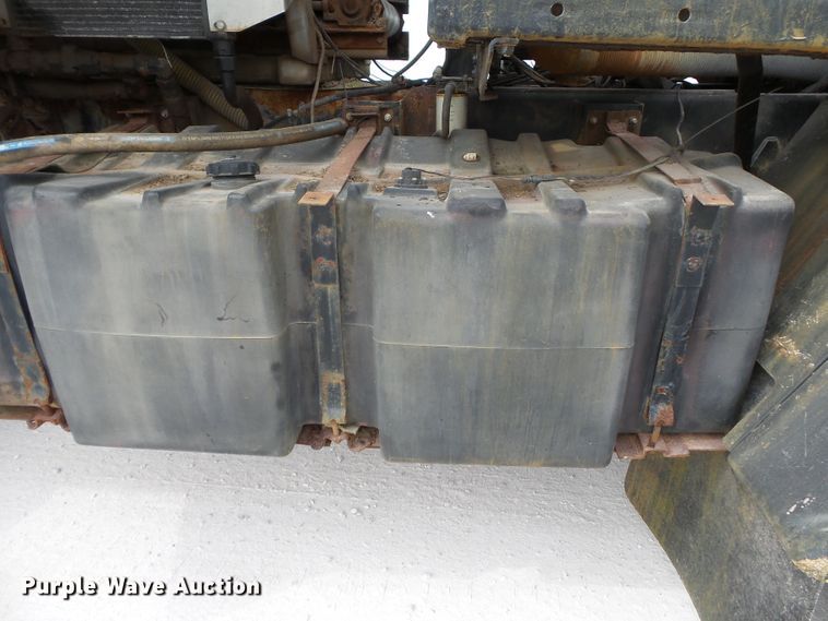 image for item DH3944 2002 Case IH Titan FLX4375 applicator