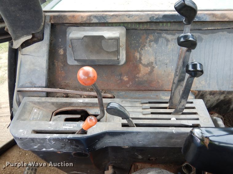 image for item DH6617 1979 John Deere 4040  tractor