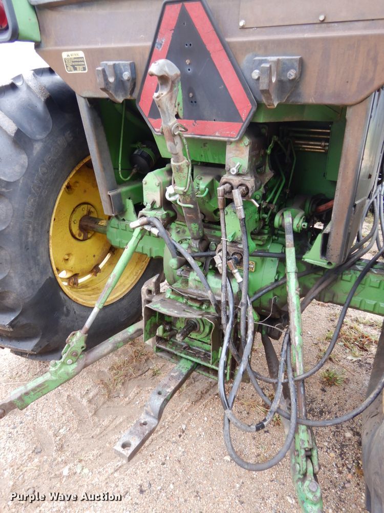 image for item DH6617 1979 John Deere 4040  tractor