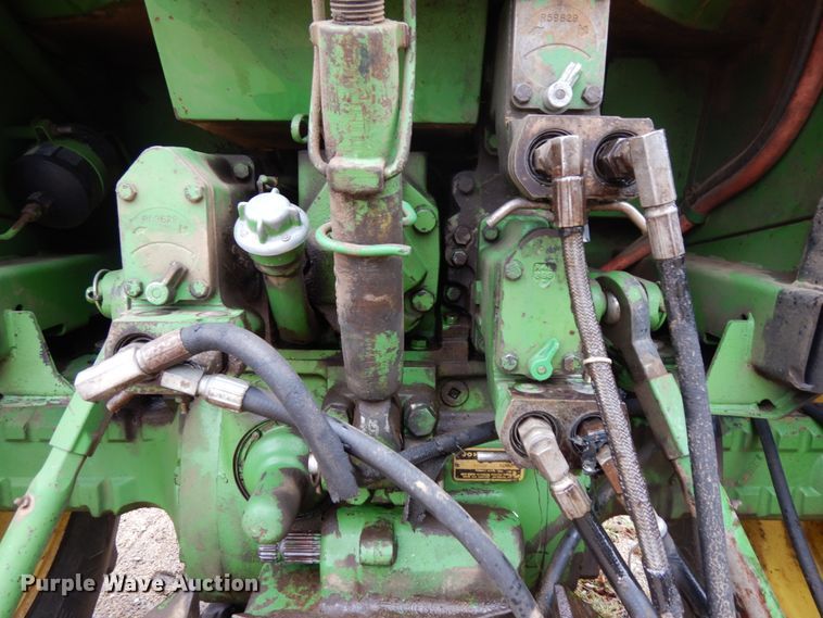 image for item DH6617 1979 John Deere 4040  tractor
