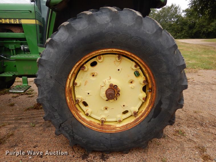 image for item DH6617 1979 John Deere 4040  tractor