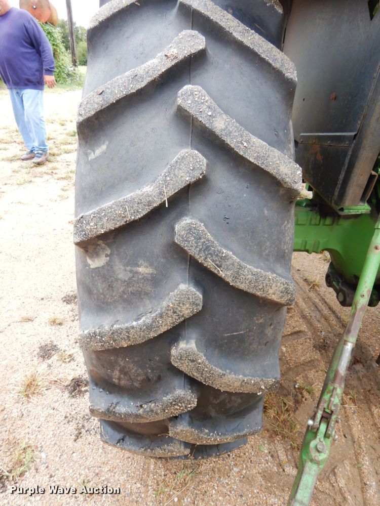 image for item DH6617 1979 John Deere 4040  tractor