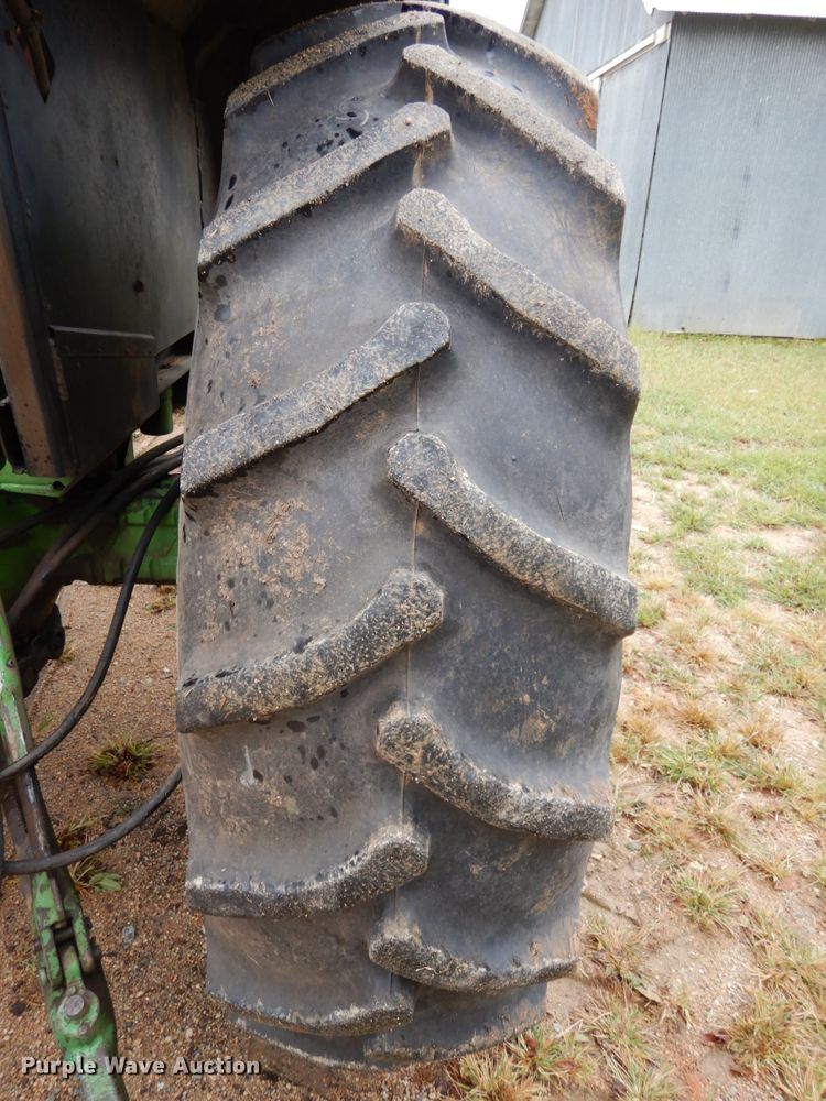 image for item DH6617 1979 John Deere 4040  tractor