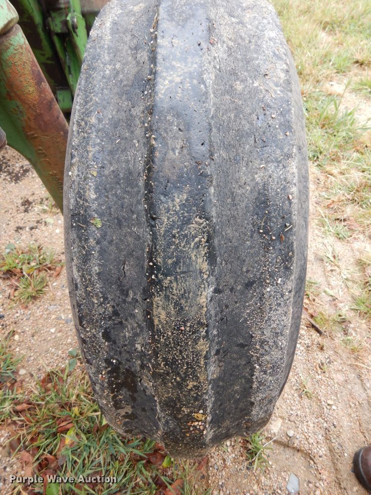 image for item DH6617 1979 John Deere 4040  tractor