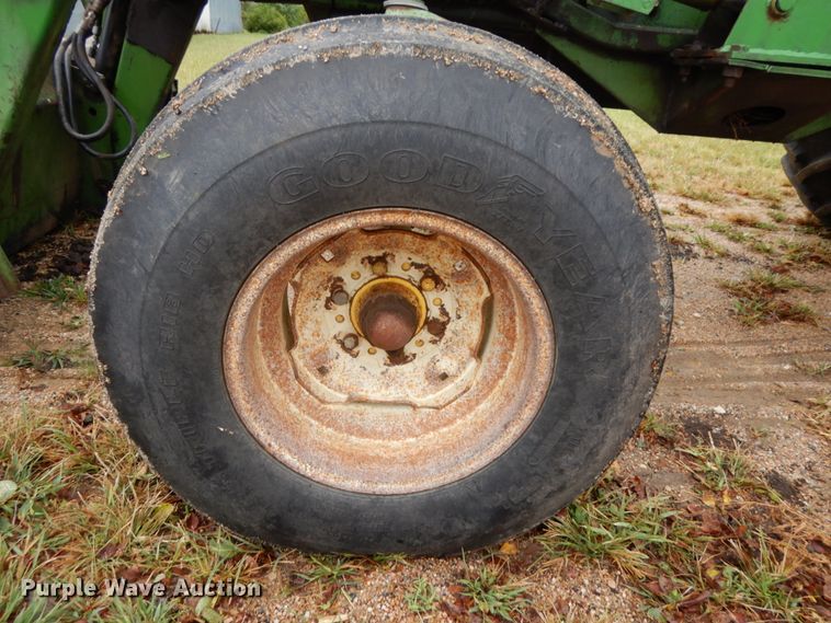 image for item DH6617 1979 John Deere 4040  tractor